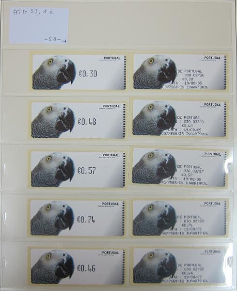0265 (175).jpg -     Lote:    265      Colecção Especializada - Etiquetas      Lotes Especiais       Descrição:      1981/2010 &mdash; Etiquetas.   Coleção composta por 12 álbuns com etiquetas desde percursoras e Framas até 2010, com provas, erros, FDC's, etiquetas novas e usadas, sobrescritos circulados, variedades de impressão e papéis. Importante estudo. Lote a ver.        Lote ETQ       Valor Base:     &euro; 3000,00     Valor Venda:     &euro;      